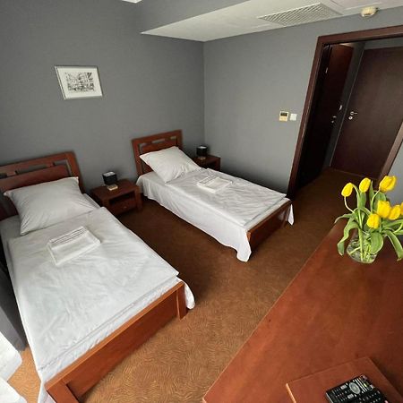Hotel Olimpia Osrodek Przygotowan Sportowych à Rybnik  Extérieur photo